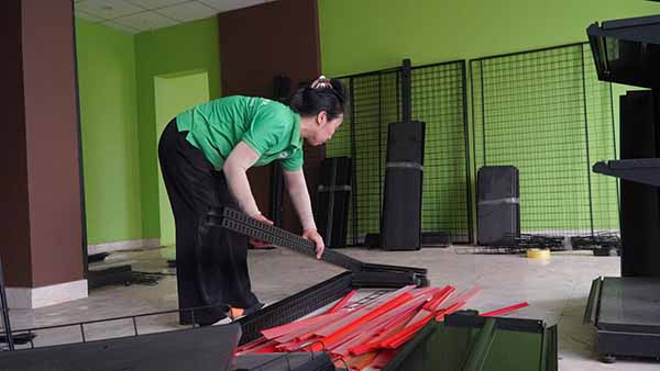 Phân loại đồ đạc và đóng gói